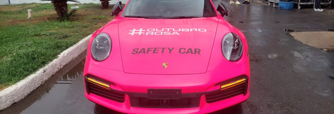 Foto: Porsche Cup pinta safety-car em campanha de conscientização ao Outubro Rosa