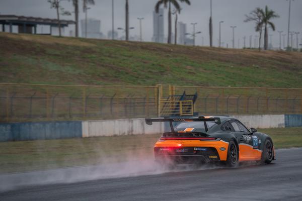 Goiânia proporciona primeira experiência na chuva para os novos 992 da Porsche Cup