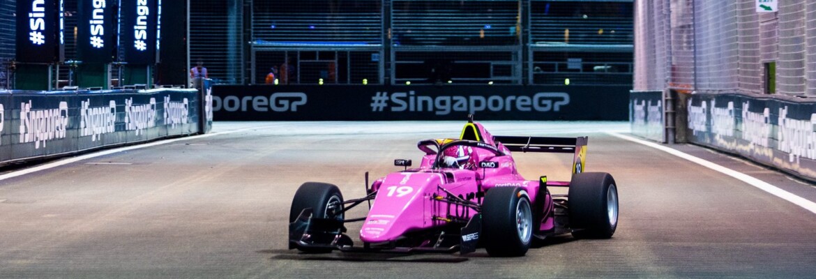 Marta García é pole em classificação caótica e encerrada em bandeira vermelha da W Series em Singapura