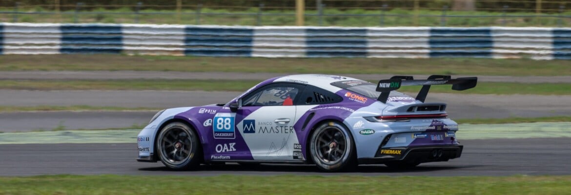 Assim como no sábado Frangulis é tocado no começo e escala de novo pelotão da Porsche Carrera Cup terminando a jornada em Goiânia com dois pódios
