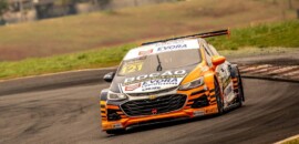 Felipe Baptista larga da terceira fila na etapa de Goiânia da Stock Car