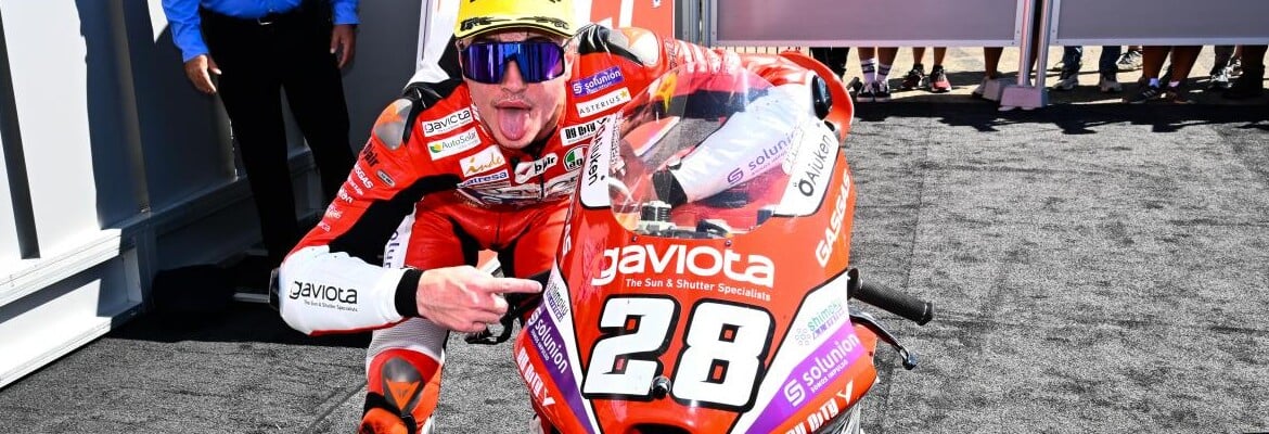 Guevara sobra na última volta, vence na Austrália e é campeão da Moto3; Moreira é 7º