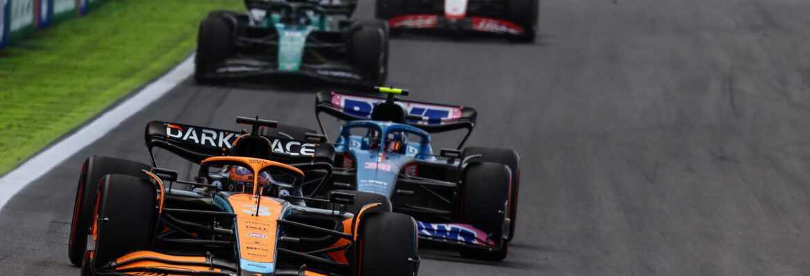 Nem rua, nem corrida: aceleramos a McLaren 'excluída' que só perde para F1  - 06/01/2022 - UOL Carros
