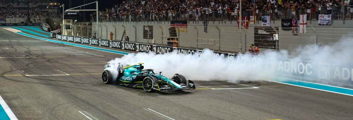 Fotos: Verstappen, Leclerc e Vettel dão 360° na despedida da temporada 2022 da F1