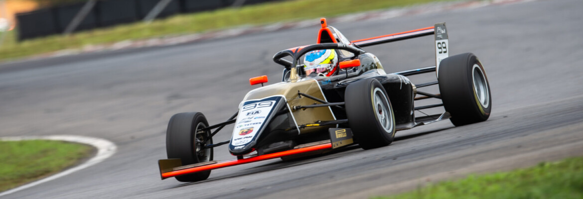 F4 Brasil: Nicholas Monteiro garante top-5 em classificação e busca pódios em Goiânia