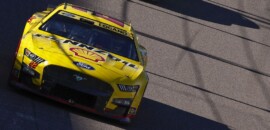 Joey Logano vence decisão em Phoenix e é campeão da Nascar