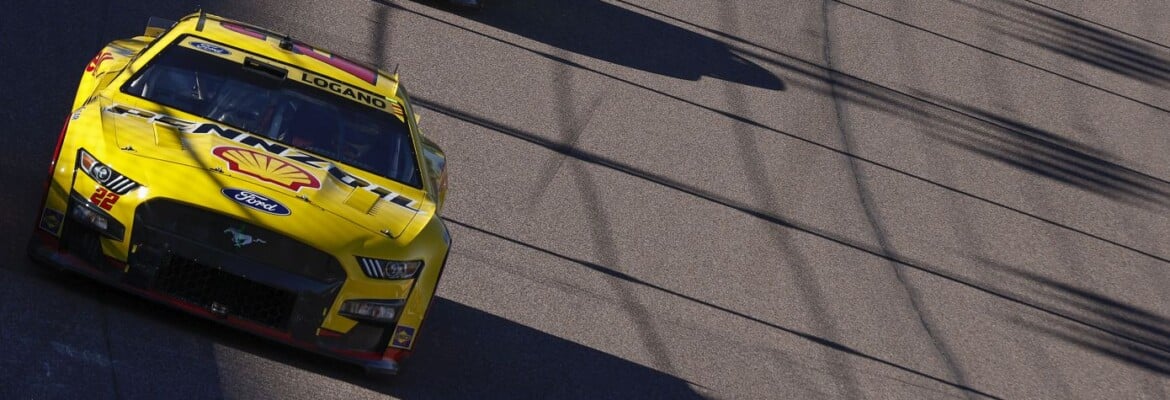 Joey Logano vence decisão em Phoenix e é campeão da Nascar