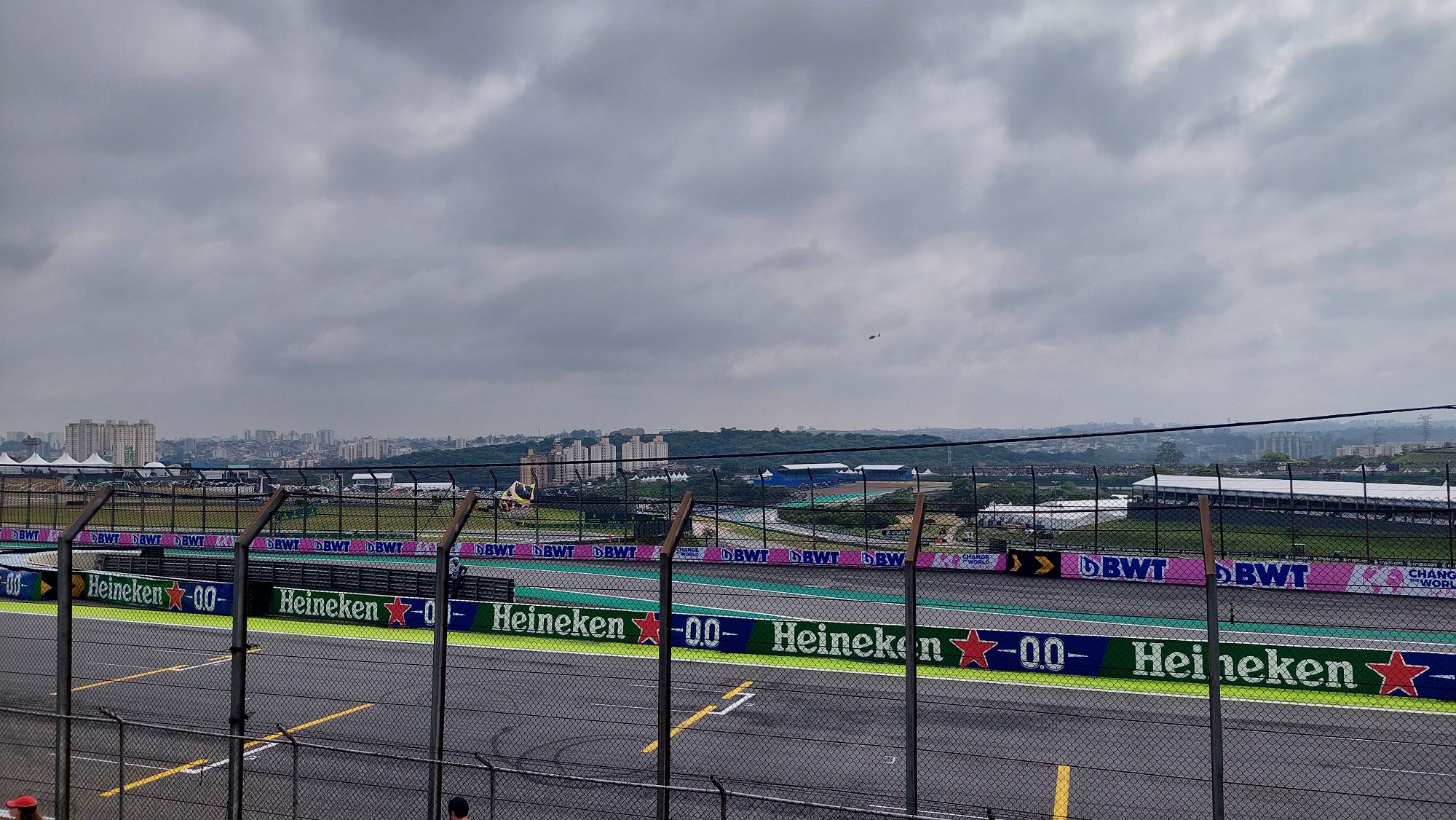 F1 IN LOCO - Público marca presença e começa festa cedo no sábado de F1 em SP