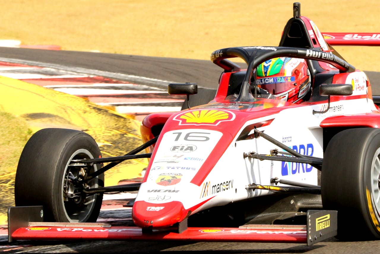 Aurelia Nobels disputa final do FIA Girls on Track Rising Stars na Itália