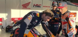 F1: Verstappen participa de evento da Honda no Japão e senta na MotoGP de Márquez