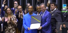 F1: Hamilton recebe título de cidadão honorário do Brasil em sessão solene