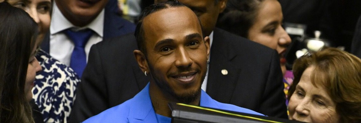 5 momentos inusitados na cerimônia do título de Cidadão Honorário a Lewis Hamilton