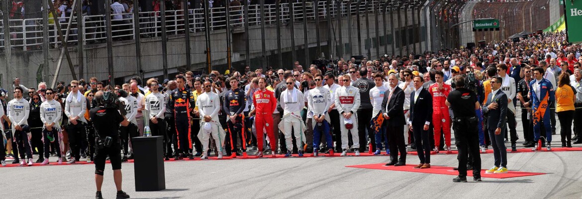 GP São Paulo de F1: IZA canta o Hino Nacional em Interlagos
