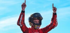 Bagnaia cita pressão em Valência e conversa com Rossi antes do título da MotoGP