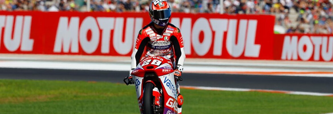 Guevara bate Öncü na reta final e vence em Valência; Moreira é novato do ano na Moto3