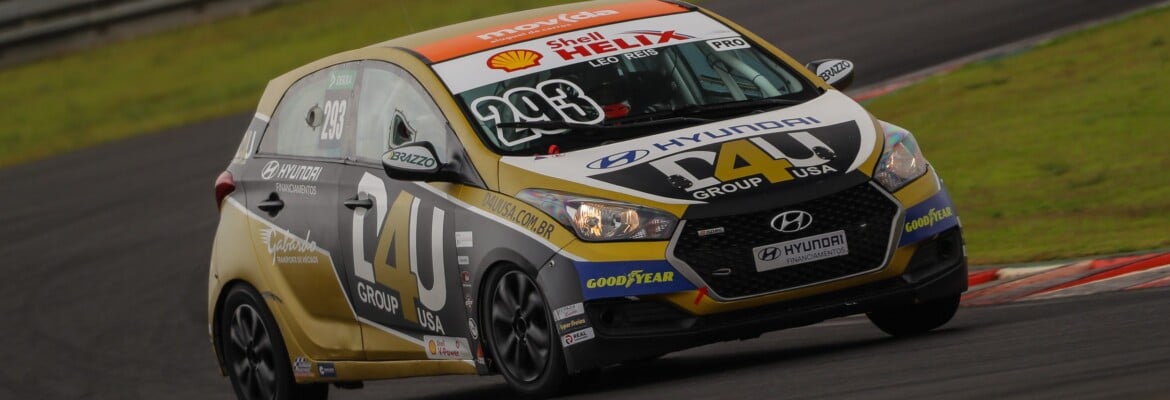 Disputa em família: irmãos Leo e Rafa Reis batalham por título da Copa Shell HB20 em Interlagos