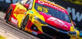 Gabriel Casagrande larga na quarta fila em interlagos na final da Stock