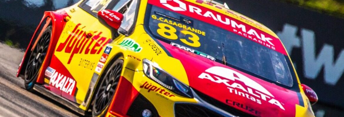 Gabriel Casagrande larga na quarta fila em interlagos na final da Stock