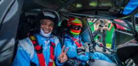 Pentacampeão do mundo Denílson dá volta rápida em Interlagos com o Grupo Universal Automotive Systems