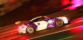 Porsche Cup: Em prova atrapalhada por dois pneus furados e intervenção longa de safety-car, Georgios Frangulis e Cesar Ramos sobem ao pódio na Sport