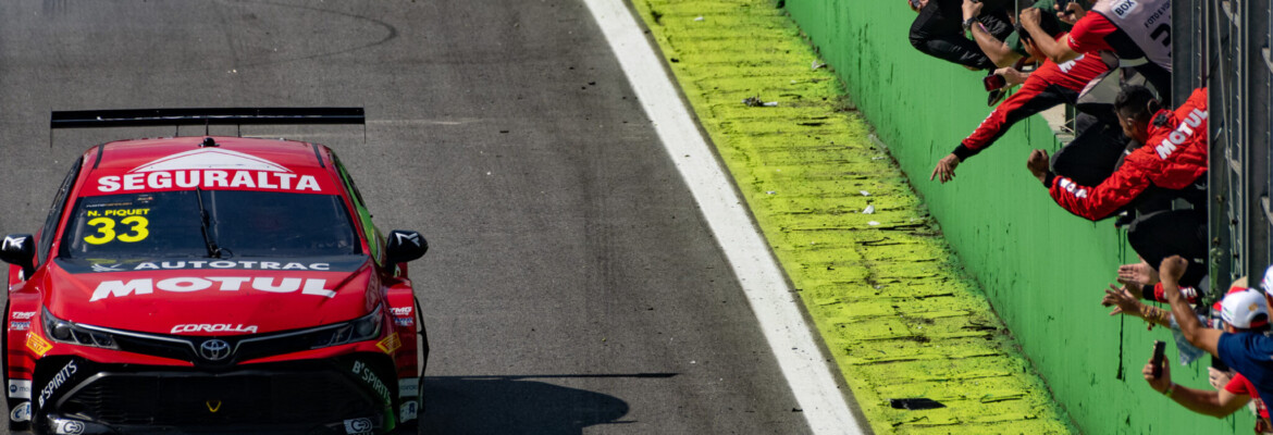 Nelsinho Piquet escala 20 posições e garante segundo lugar na etapa de Interlagos da Stock Car