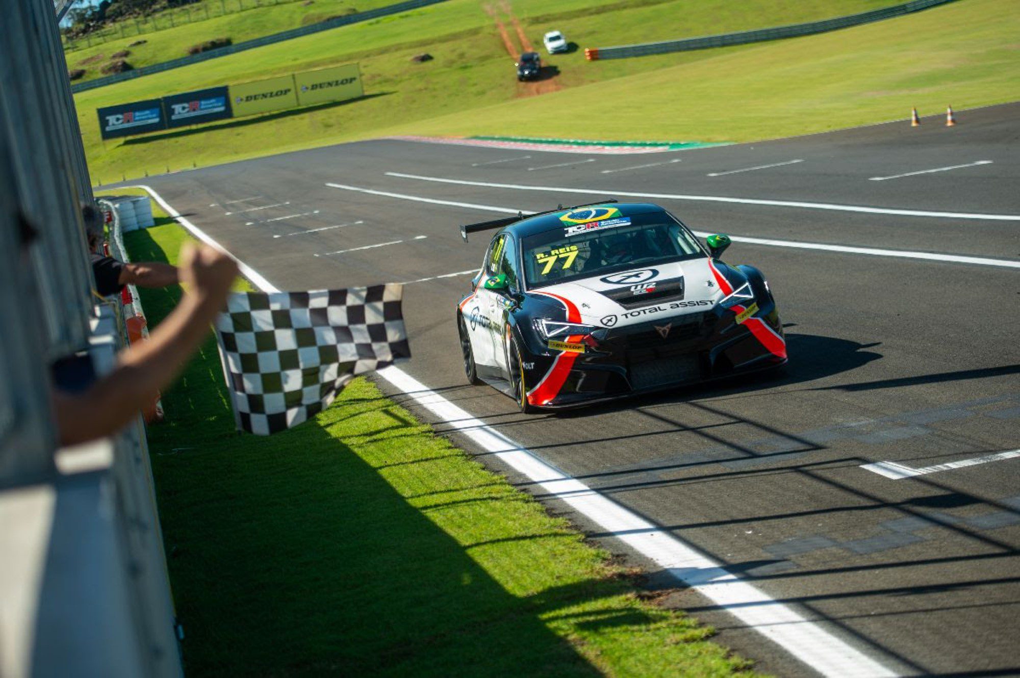 64 pilotos, 6 nacionalidades e 9 vencedores diferentes no campeonato TCR South America 2022