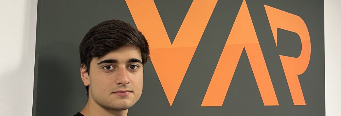 Caio Collet disputa a temporada 2023 da FIA Fórmula 3 pela Van Amersfoort Racing