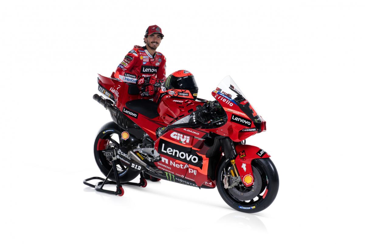 Ducati revela pintura para 2023 e Bagnaia traz #1 de volta após 11 anos Apresentação Ducati 2023 - Francesco Bagnaia e Enea Bastianini