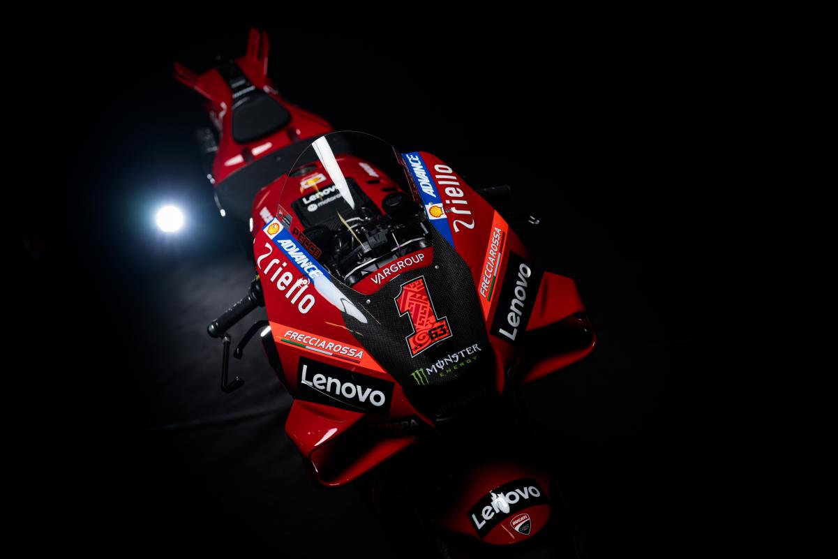 Ducati revela pintura para 2023 e Bagnaia traz #1 de volta após 11 anos Apresentação Ducati 2023 - Francesco Bagnaia e Enea Bastianini