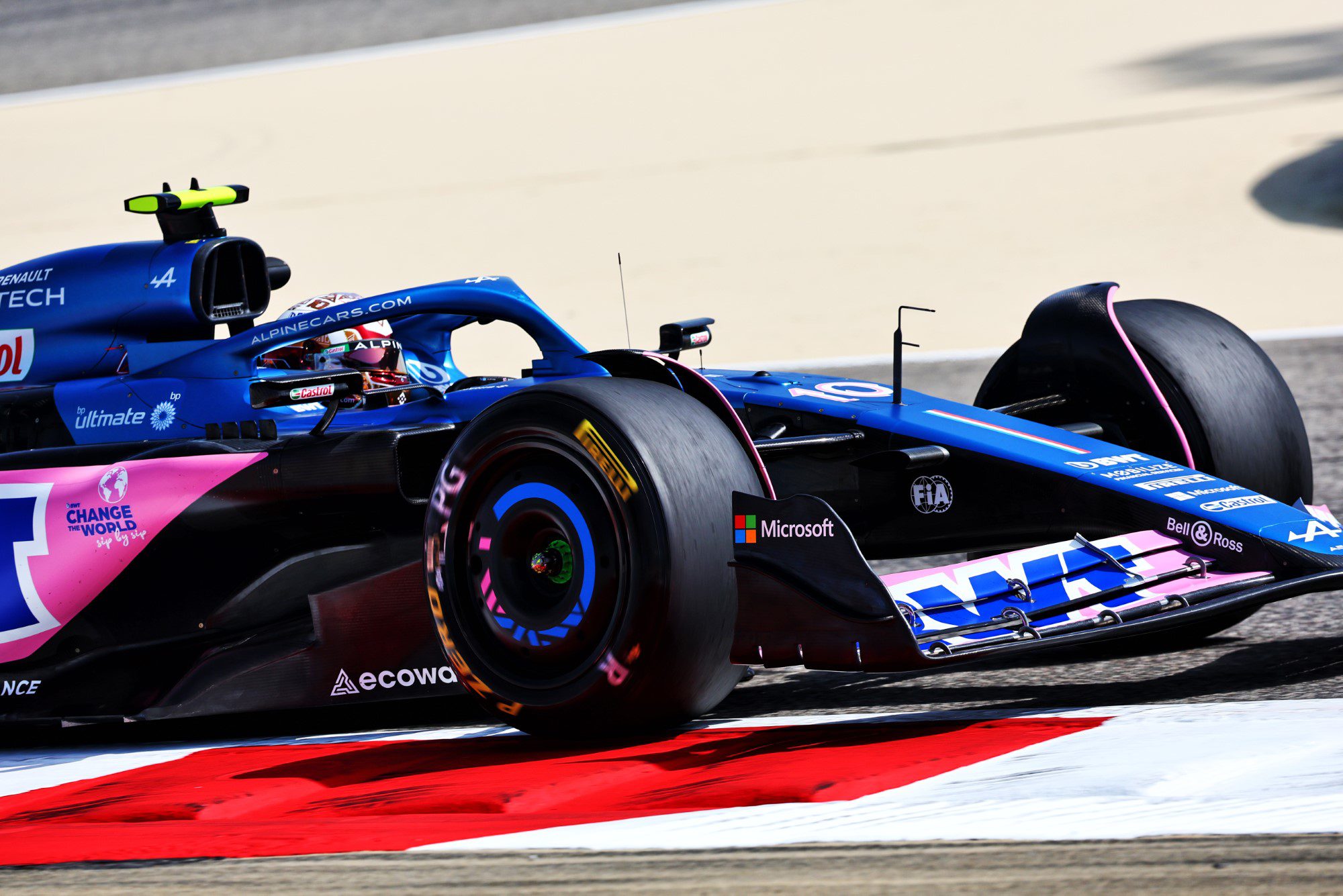 Fotos: pilotos vão para pista pela primeira vez nos testes da F1 no Bahrein Testes F1 2023, Bahrein