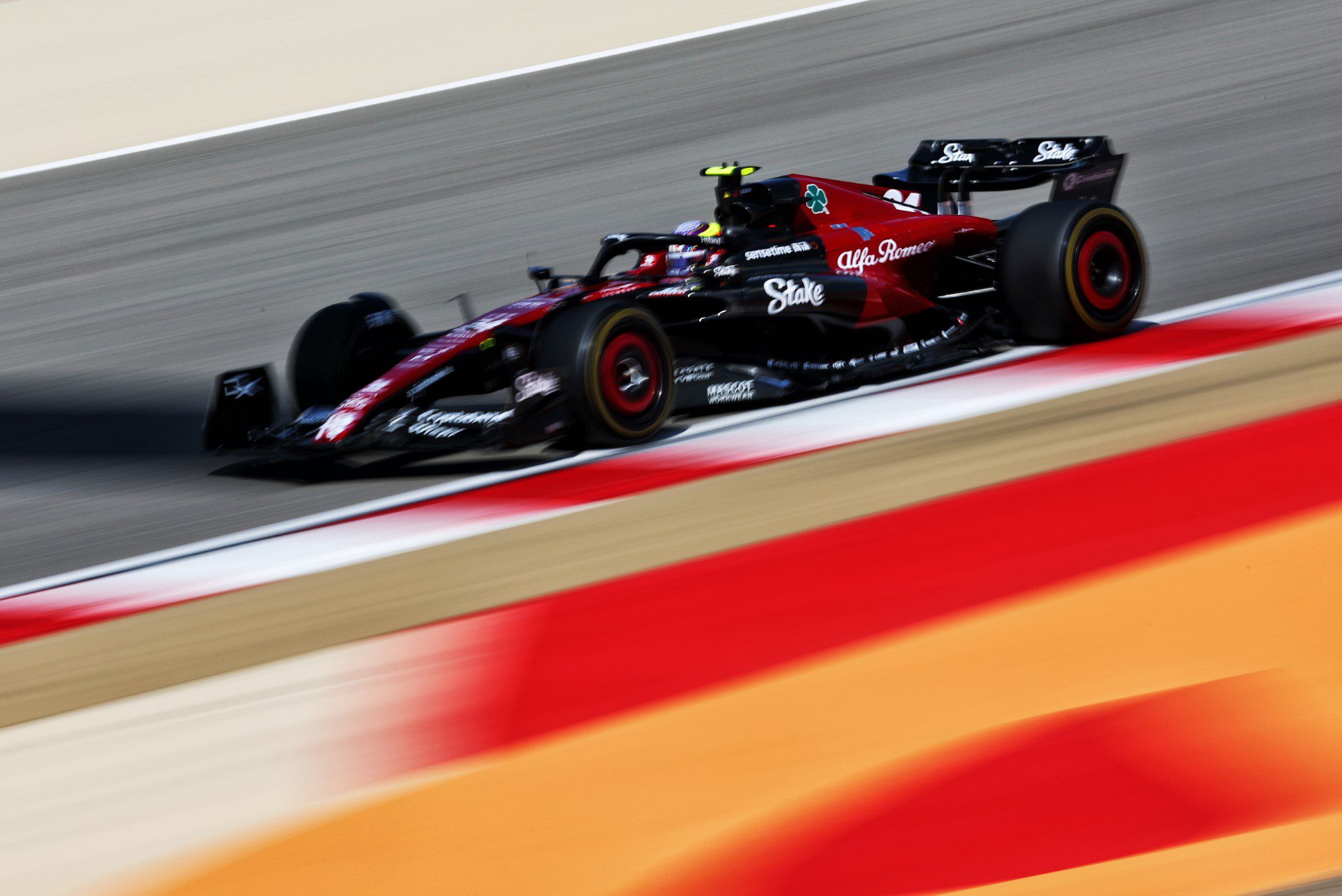 Fotos: pilotos vão para pista pela primeira vez nos testes da F1 no Bahrein Testes F1 2023, Bahrein
