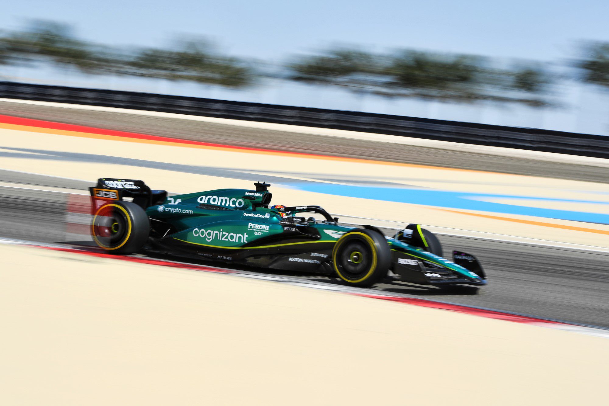 Fotos: pilotos vão para pista pela primeira vez nos testes da F1 no Bahrein Testes F1 2023, Bahrein