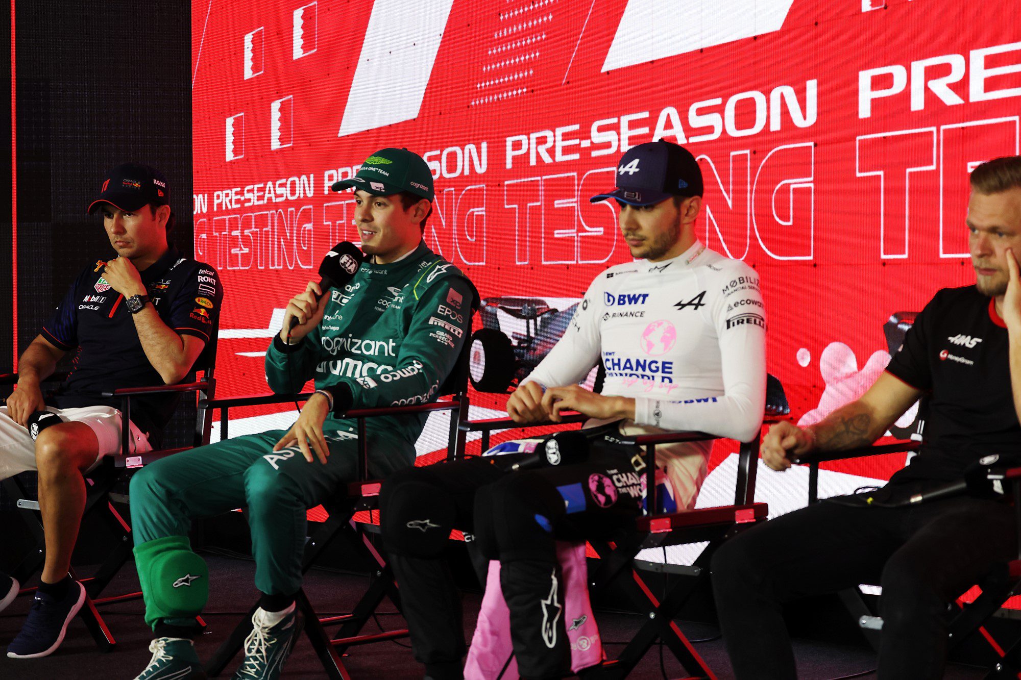 Fotos: pilotos vão para pista pela primeira vez nos testes da F1 no Bahrein Testes F1 2023, Bahrein