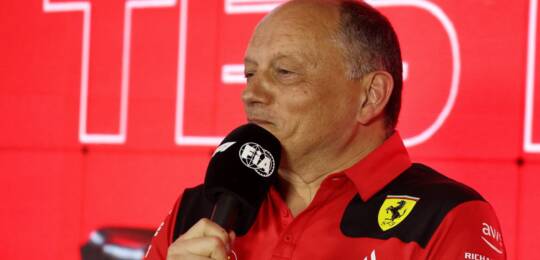 F1: Vasseur rebate declaração de Verstappen sobre ser campeão mais cedo em outra equipe