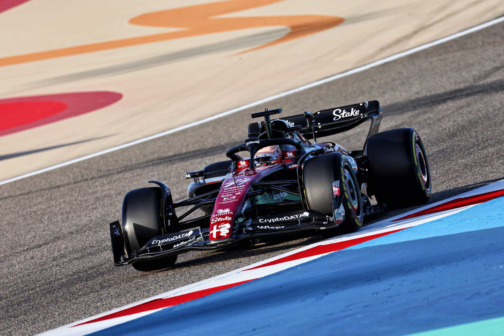 Fotos: pilotos vão para pista pela primeira vez nos testes da F1 no Bahrein Testes F1 2023, Bahrein