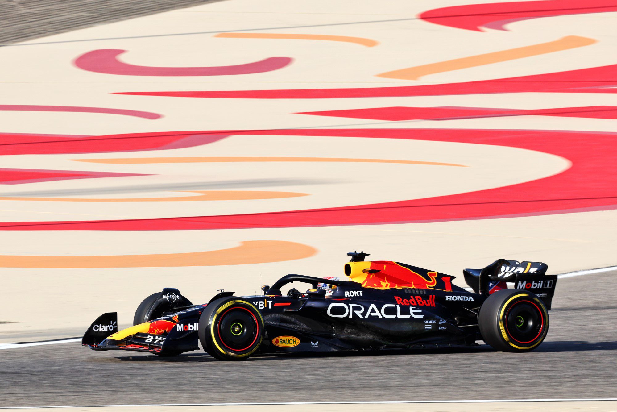 Fotos: pilotos vão para pista pela primeira vez nos testes da F1 no Bahrein Testes F1 2023, Bahrein