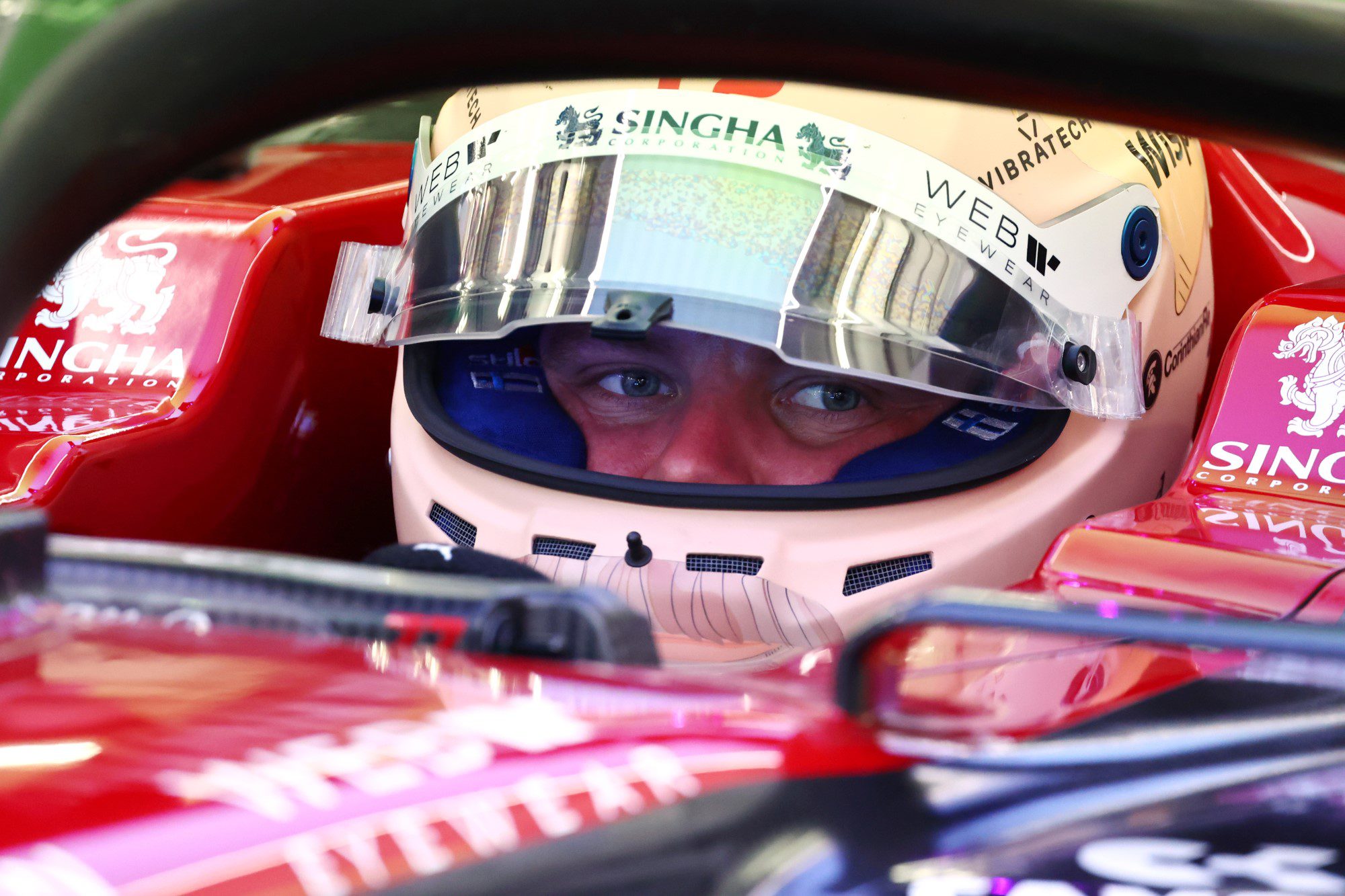 Fotos: pilotos vão para pista pela primeira vez nos testes da F1 no Bahrein Testes F1 2023, Bahrein