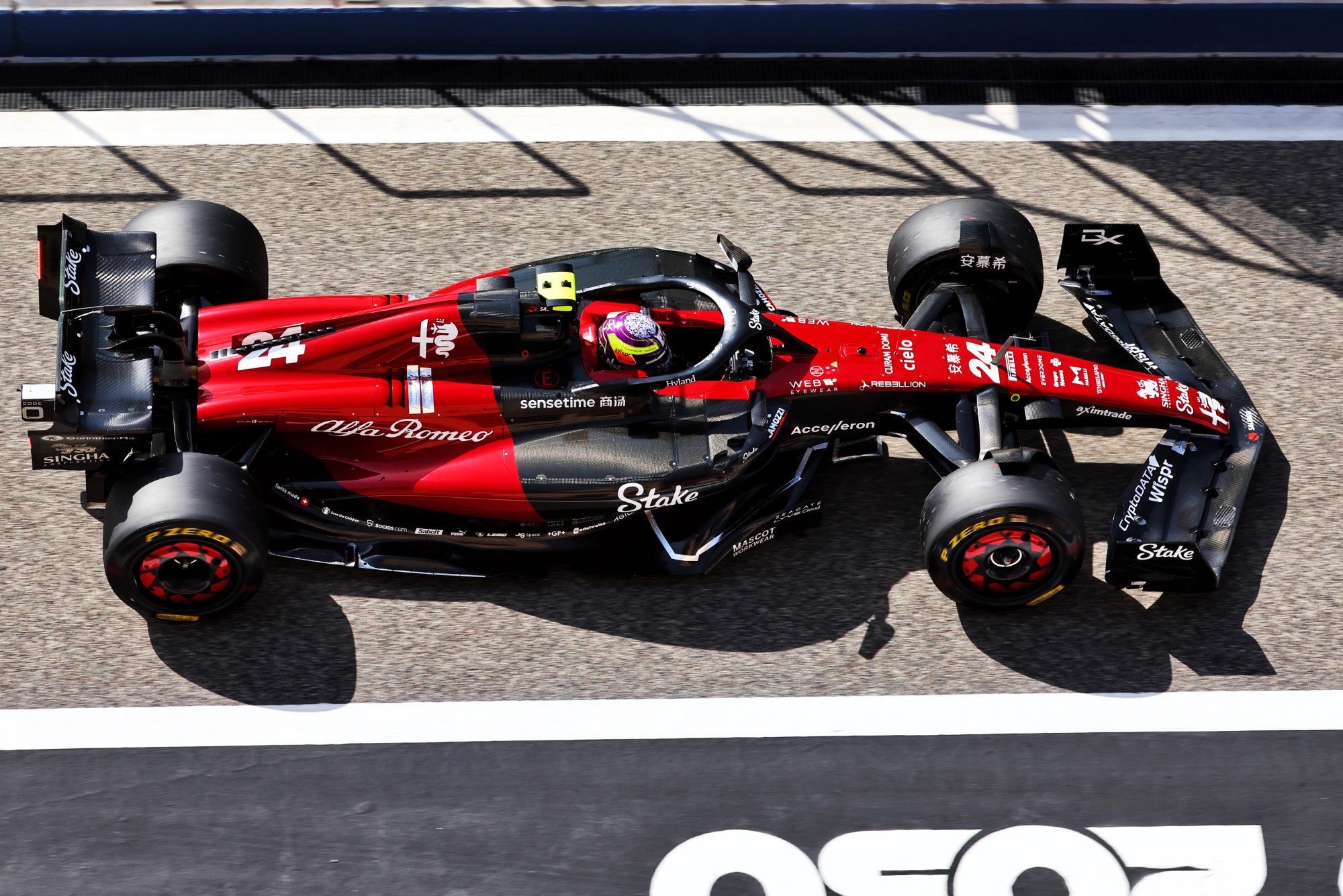 Fotos: pilotos vão para pista pela primeira vez nos testes da F1 no Bahrein Testes F1 2023, Bahrein