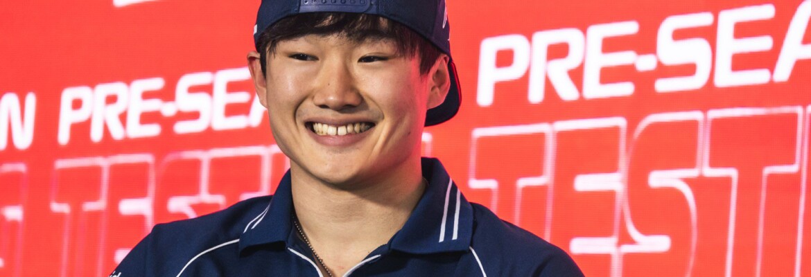 F1: Preparador acerta bola de golfe no olho de Tsunoda horas antes do início da temporada