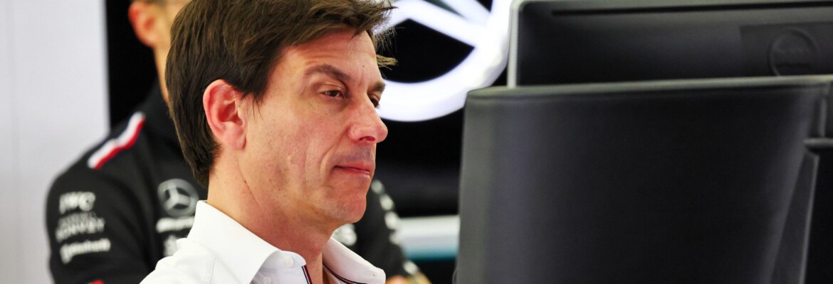 F1: Wolff comenta toque entre Verstappen e Russell