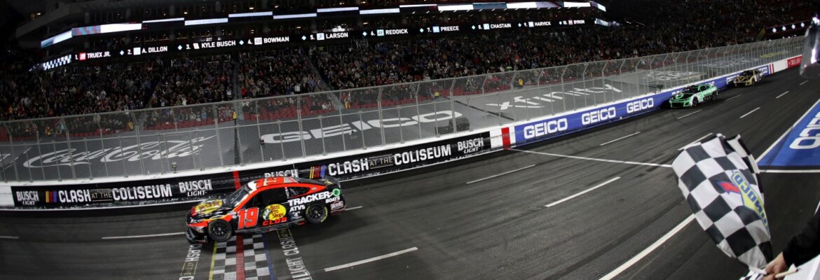Nascar: Truex Jr. toma ponta na parte final e vence Clash em Los Angeles
