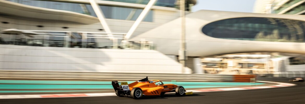 Pedro Clerot abre terceira fila em Abu Dhabi em grid com 40 carros na Fórmula 4