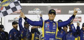 Zane Smith vence corrida encerrada pela chuva em Daytona pela Nascar Truck Series