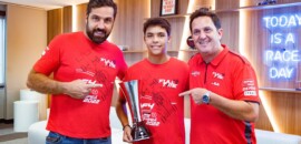 Pedro Clerot recebe troféu da FIA pelo título de campeão da Fórmula 4 Brasil