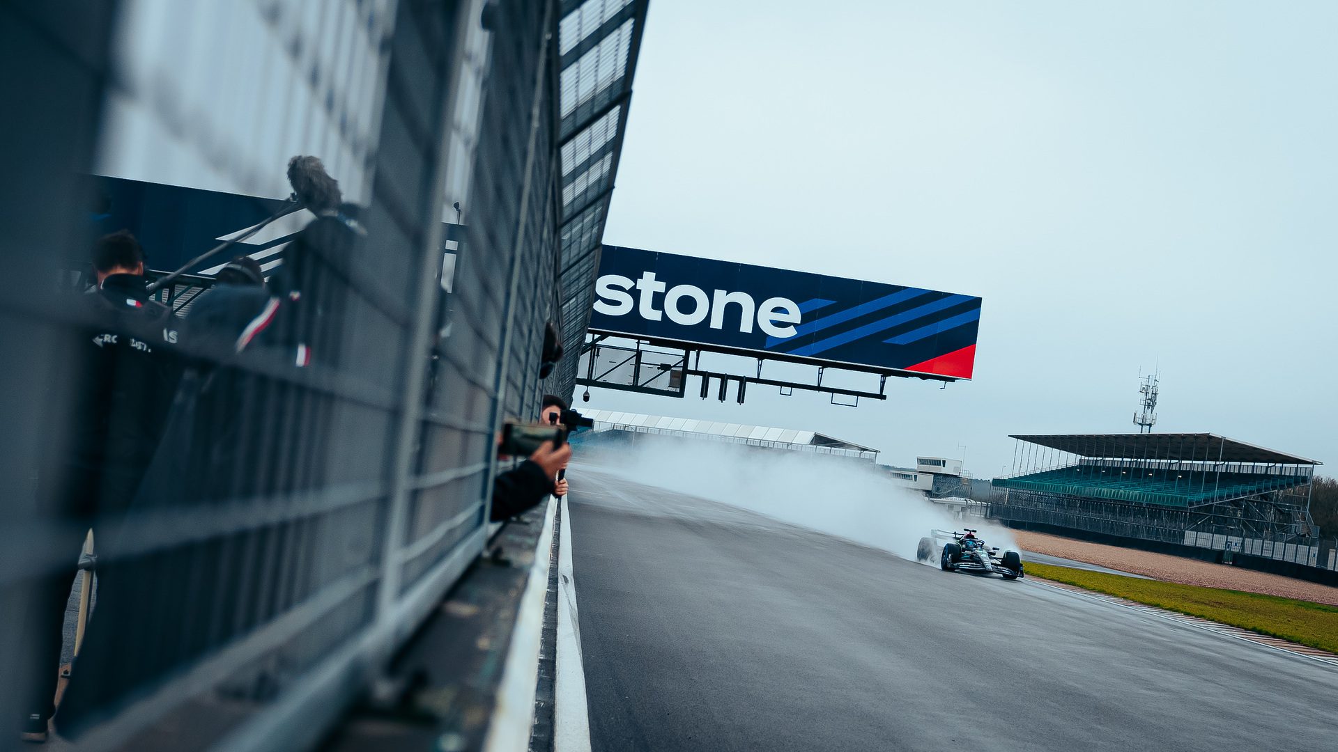 F1: Mercedes fez shakedown do W14 em Silverstone na quinta-feira F1: Mercedes fez shakedown do W14 em Silverstone na quinta-feira