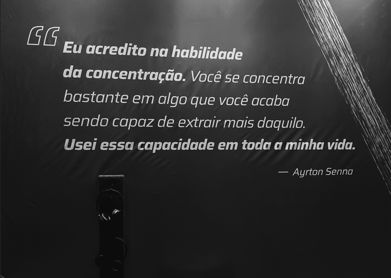 Exposição “Eu, Ayrton Senna da Silva” aproxima Sul do país do herói nacional