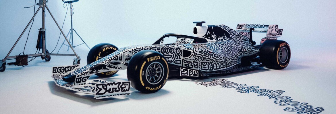 Red Bull apresenta o “Mr. Doodle Bull”; carro será leiloado para a caridade