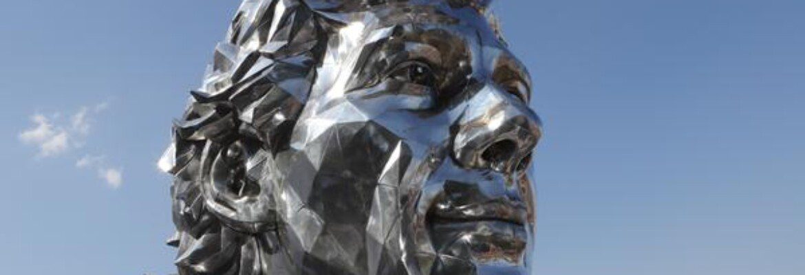 Mês de aniversário de Ayrton Senna é marcado com entrega completa da escultura Nosso Senna e circuito interativo como presente da família aos fãs