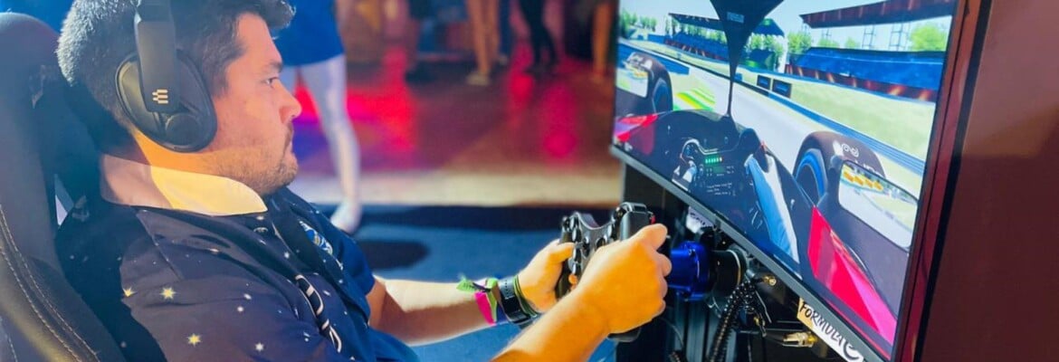 Simulador da Fórmula E faz sucesso no Desfile das Escolas de Samba de São Paulo