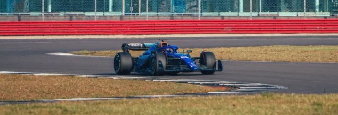 Williams faz shakedown em Silverstone com o FW-45; confira as imagens